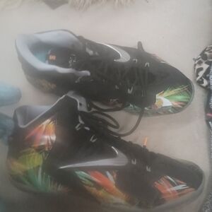 Nike RARE LEBRON JAMES MENS 11 M  Athletic Shoes TENNIS SHOES $200+